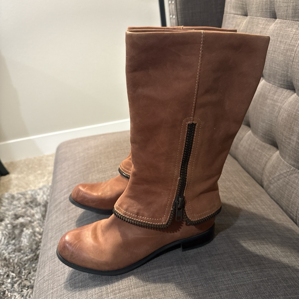 Brown Leather Women's Boots - Picture 4 of 8